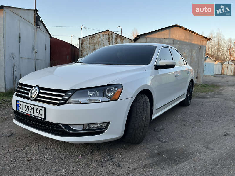 Седан Volkswagen Passat 2013 в Василькові