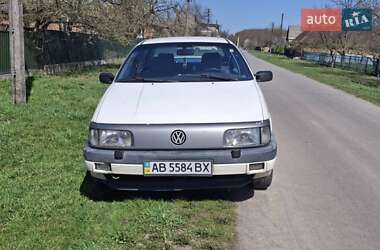 Седан Volkswagen Passat 1992 в 