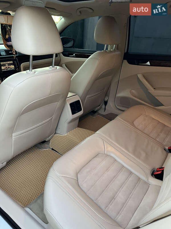 Седан Volkswagen Passat 2013 в Василькові