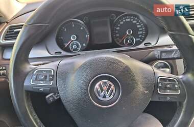 Універсал Volkswagen Passat 2013 в 