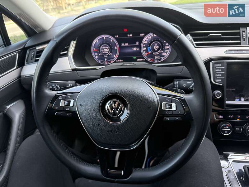 Універсал Volkswagen Passat 2014 в Львові