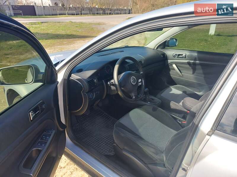 Седан Volkswagen Passat 1999 в Киеве