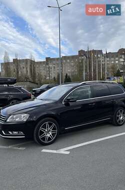 Універсал Volkswagen Passat 2012 в 