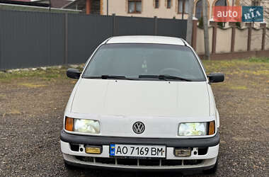 Седан Volkswagen Passat 1993 в Виноградове
