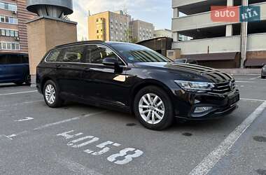 Универсал Volkswagen Passat 2019 в 