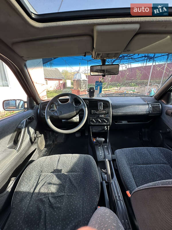 Универсал Volkswagen Passat 1994 в Нижними Становцами