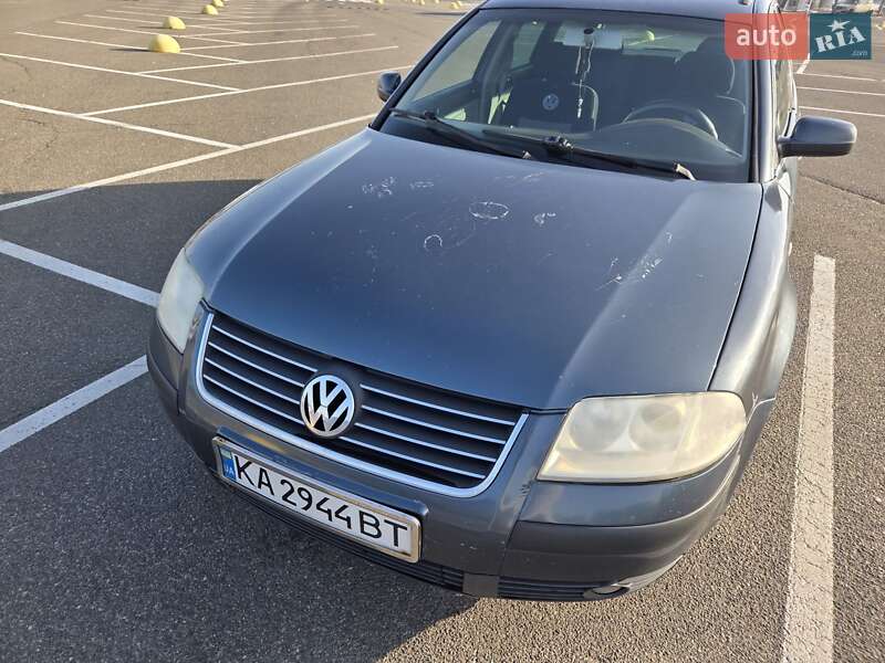 Універсал Volkswagen Passat 2002 в Києві