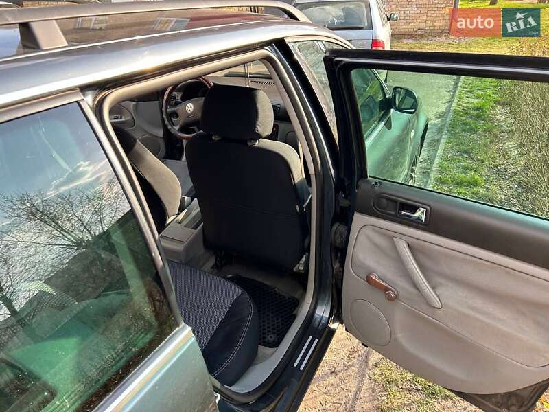 Універсал Volkswagen Passat 2002 в Києві