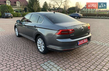 Седан Volkswagen Passat 2015 в 