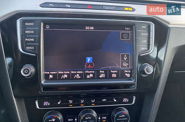 Седан Volkswagen Passat 2015 в 