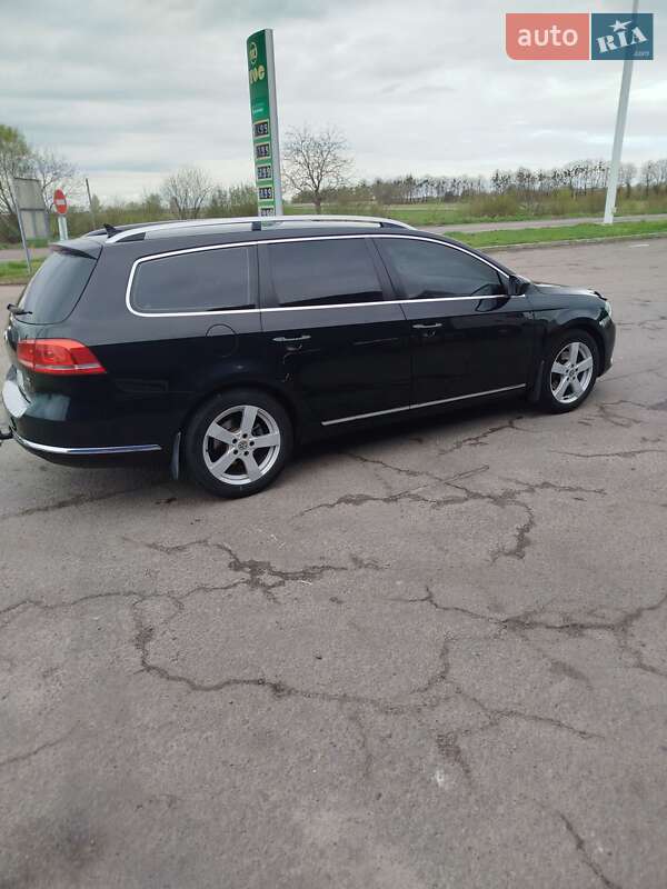 Универсал Volkswagen Passat 2011 в Каменке-Бугской