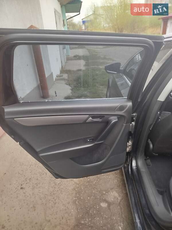 Универсал Volkswagen Passat 2011 в Каменке-Бугской фото 22 Универсал Volkswagen Passat 2011 в Каменке-Бугской