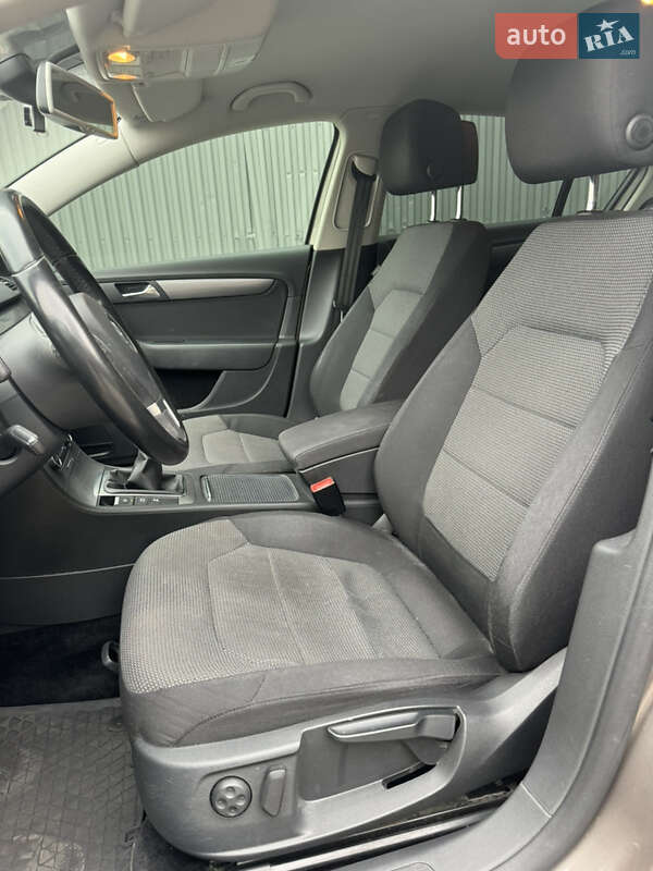 Седан Volkswagen Passat 2011 в Киеве фото 15 Седан Volkswagen Passat 2011 в Киеве