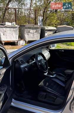 Седан Volkswagen Passat 2005 в 