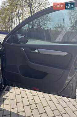 Седан Volkswagen Passat 2012 в 
