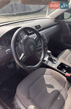 Седан Volkswagen Passat 2012 в 