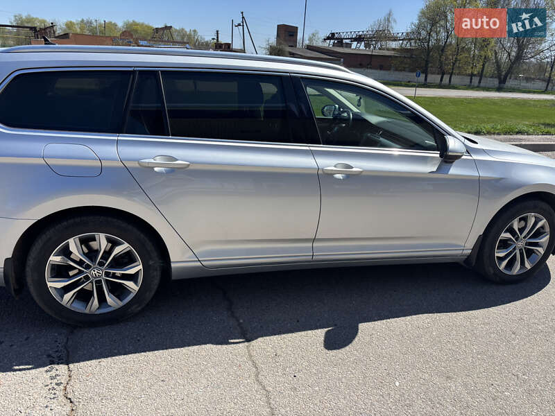 Універсал Volkswagen Passat 2015 в Ромнах