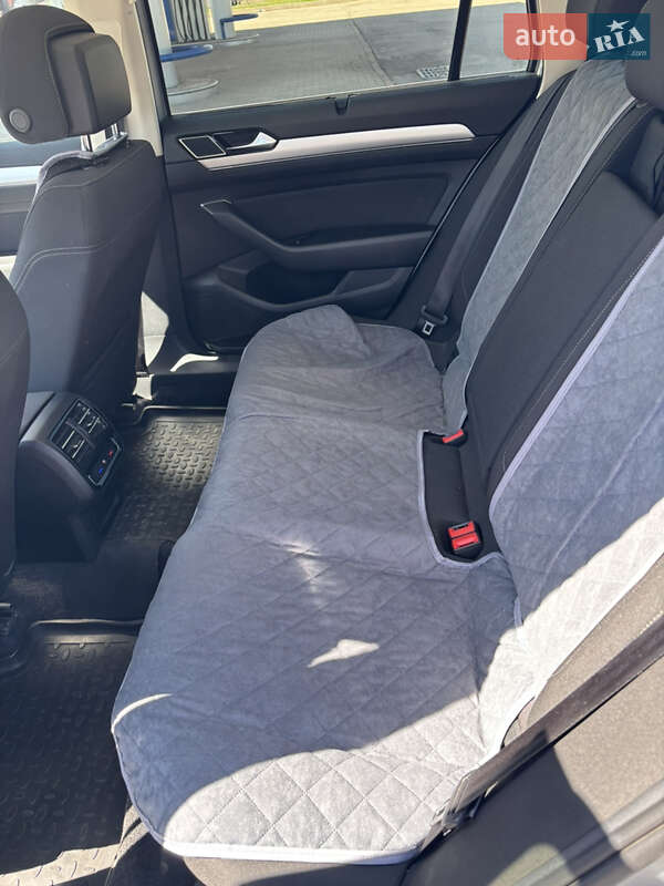 Універсал Volkswagen Passat 2015 в Ромнах