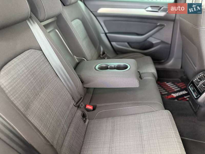 Універсал Volkswagen Passat 2020 в Києві