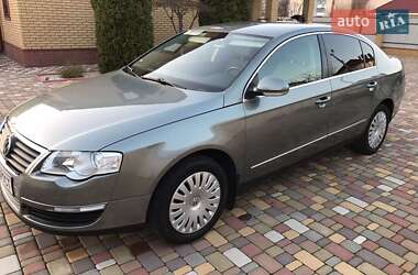 Седан Volkswagen Passat 2005 в 