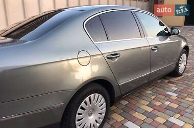 Седан Volkswagen Passat 2005 в 