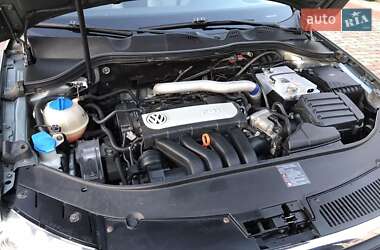 Седан Volkswagen Passat 2005 в 