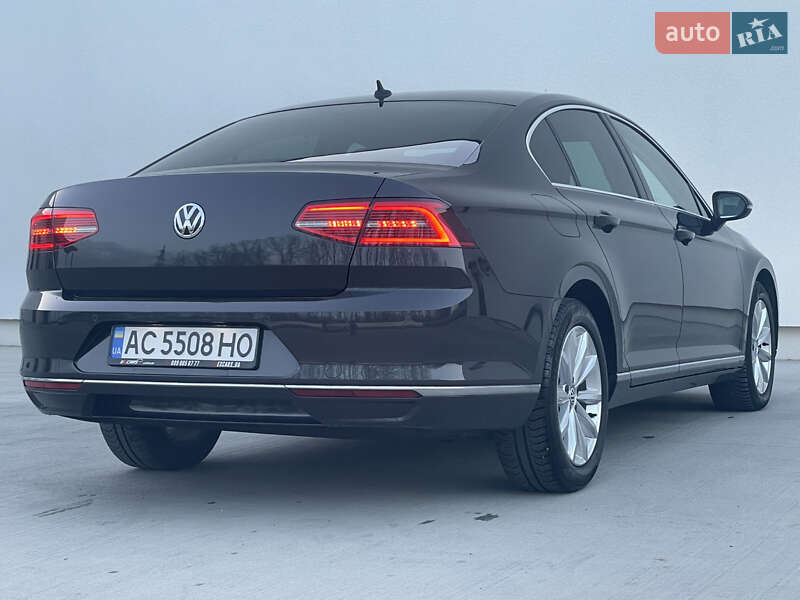 Седан Volkswagen Passat 2018 в Луцке