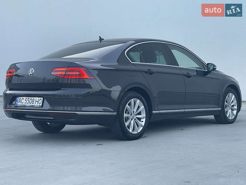Седан Volkswagen Passat 2018 в Луцке