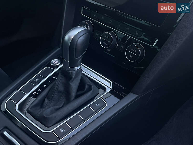 Седан Volkswagen Passat 2018 в Луцке
