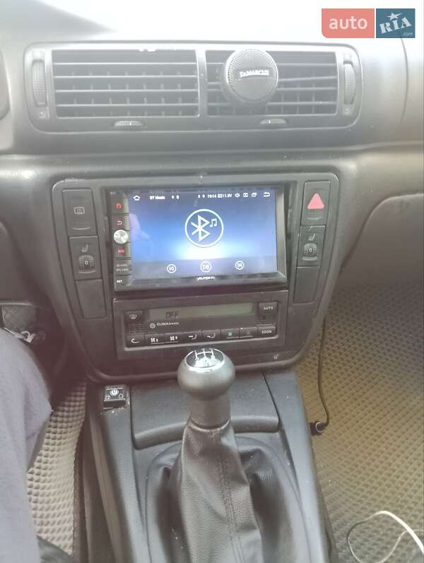 Седан Volkswagen Passat 1998 в Киеве