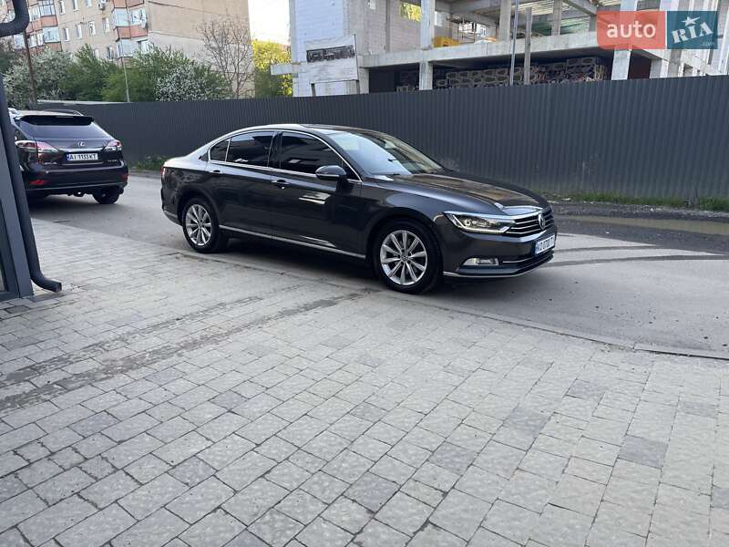Седан Volkswagen Passat 2018 в Мукачевому