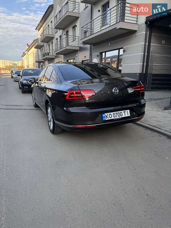 Седан Volkswagen Passat 2018 в Мукачевому