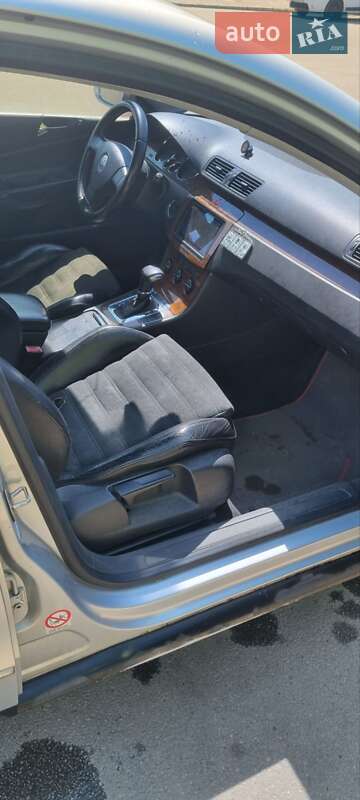 Седан Volkswagen Passat 2005 в Днепре