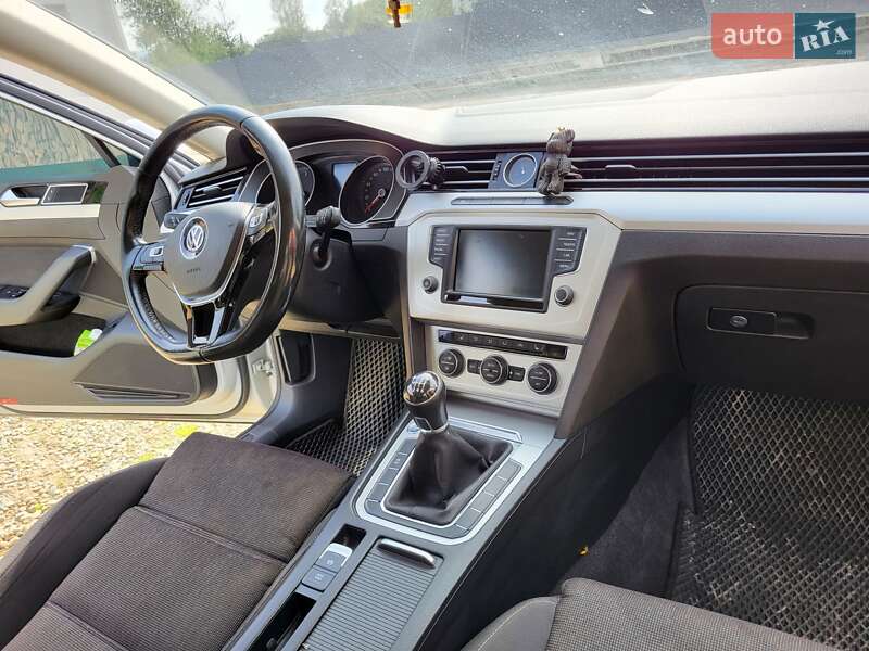 Універсал Volkswagen Passat 2015 в Коломиї