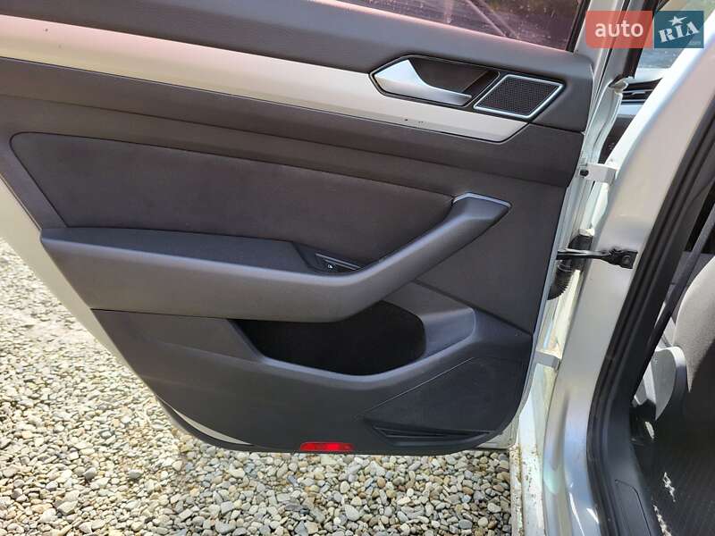 Універсал Volkswagen Passat 2015 в Коломиї