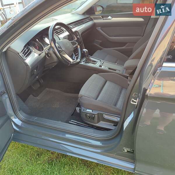 Універсал Volkswagen Passat 2020 в Радивиліві