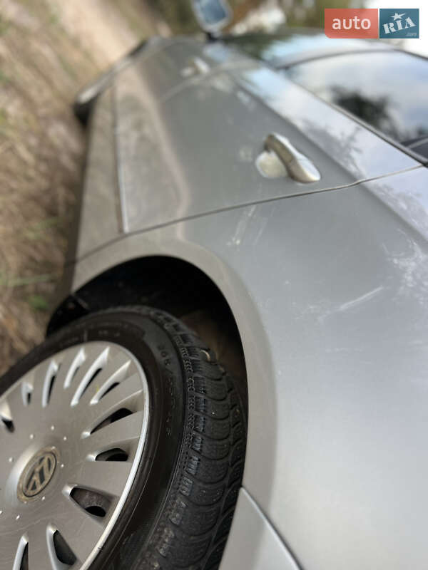 Универсал Volkswagen Passat 2008 в Киеве