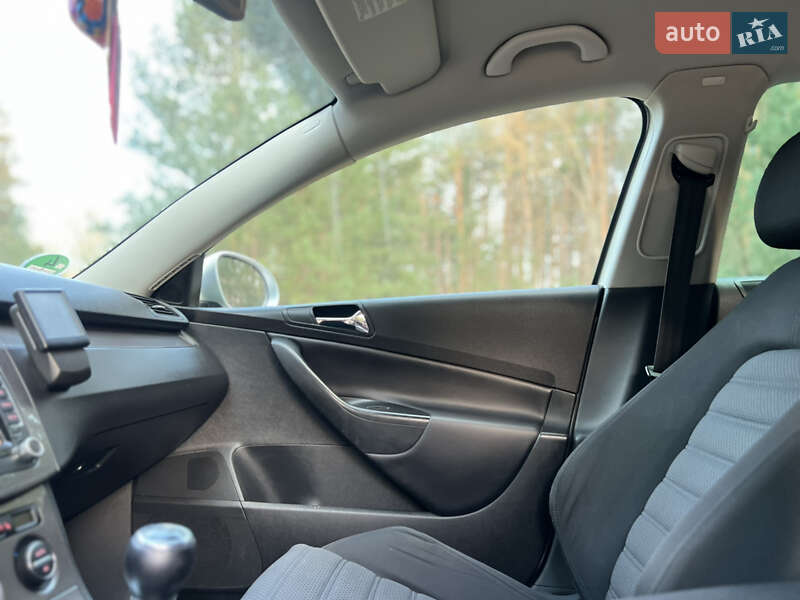 Универсал Volkswagen Passat 2008 в Киеве