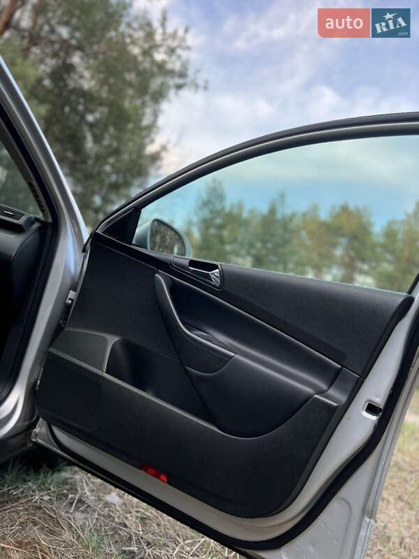 Универсал Volkswagen Passat 2008 в Киеве