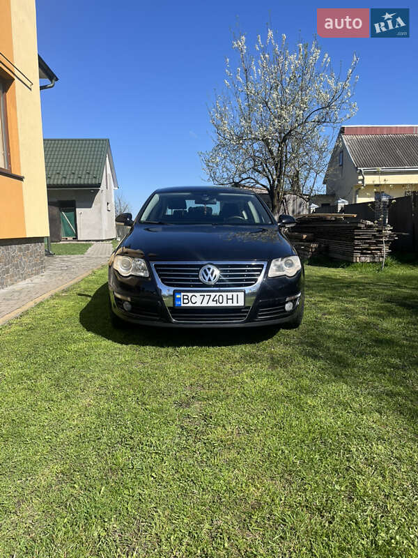 Седан Volkswagen Passat 2010 в Івано-Франково