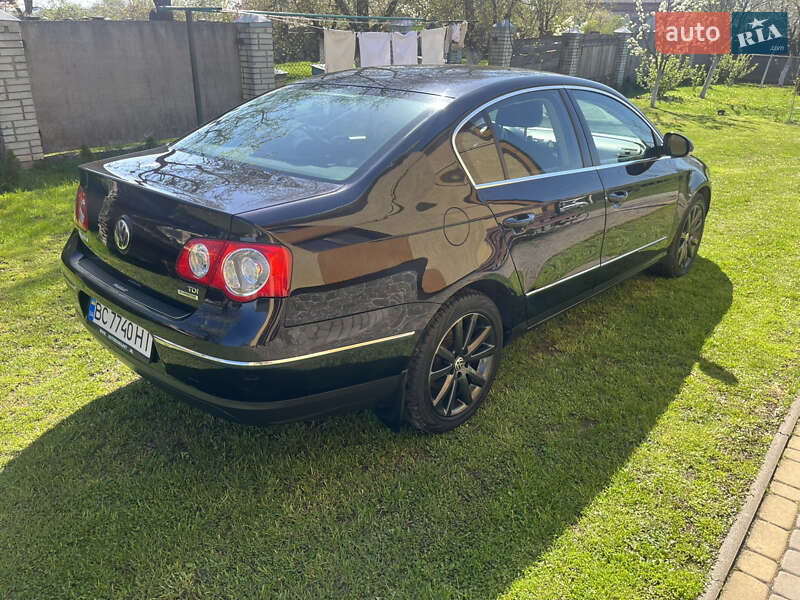 Седан Volkswagen Passat 2010 в Івано-Франково