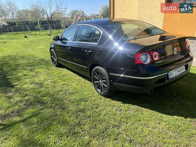 Седан Volkswagen Passat 2010 в Івано-Франково