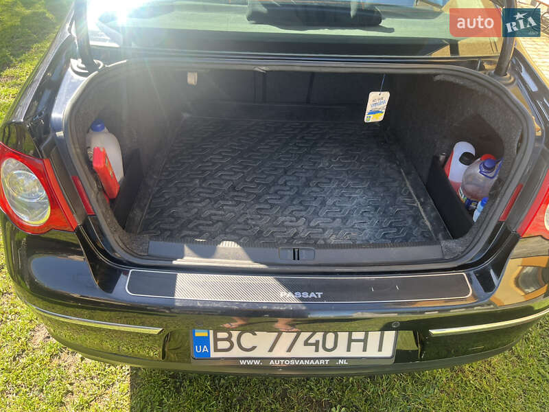 Седан Volkswagen Passat 2010 в Івано-Франково