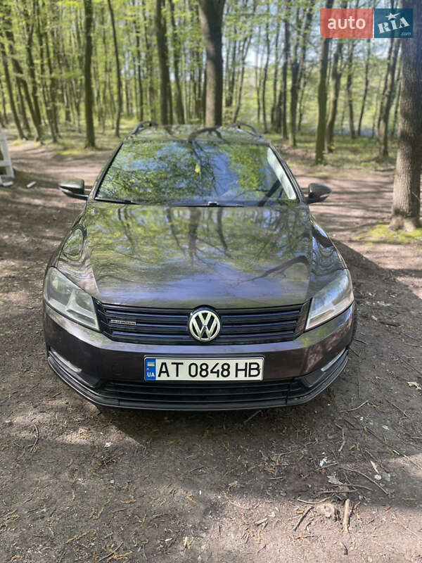 Универсал Volkswagen Passat 2012 в Ивано-Франковске