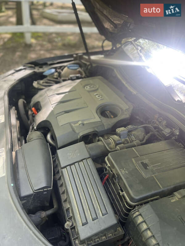 Универсал Volkswagen Passat 2012 в Ивано-Франковске