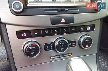Універсал Volkswagen Passat 2012 в 