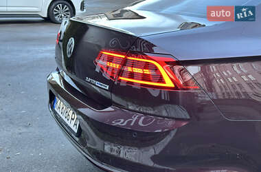 Седан Volkswagen Passat 2015 в 