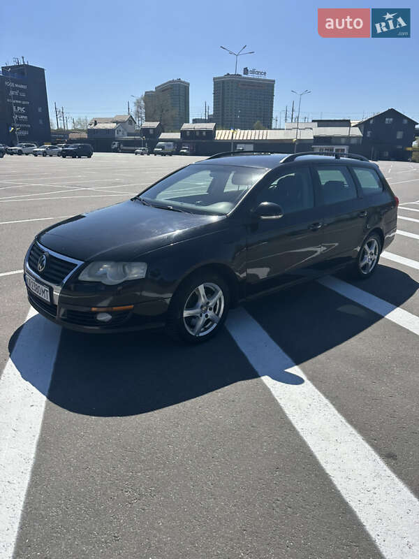 Універсал Volkswagen Passat 2005 в 