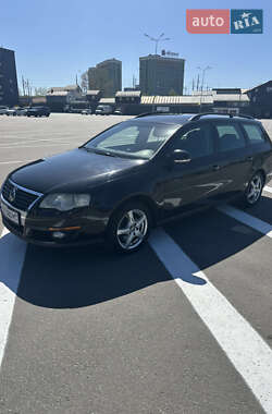 Універсал Volkswagen Passat 2005 в 