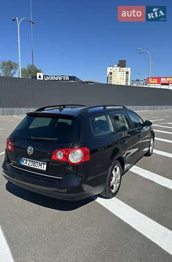 Універсал Volkswagen Passat 2005 в 